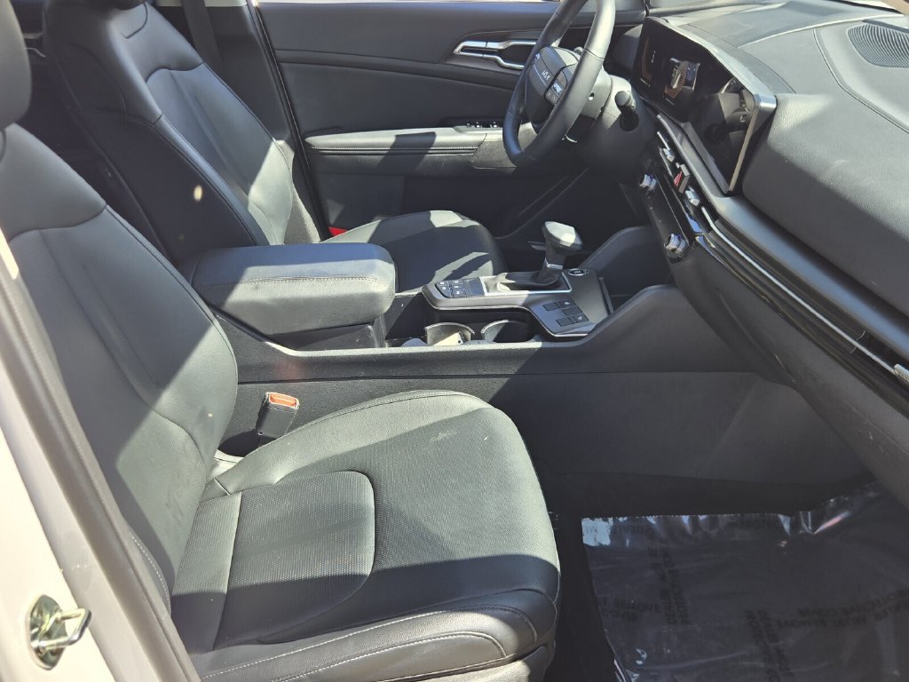Used 2026 Kia Sportage EX FWD image 17