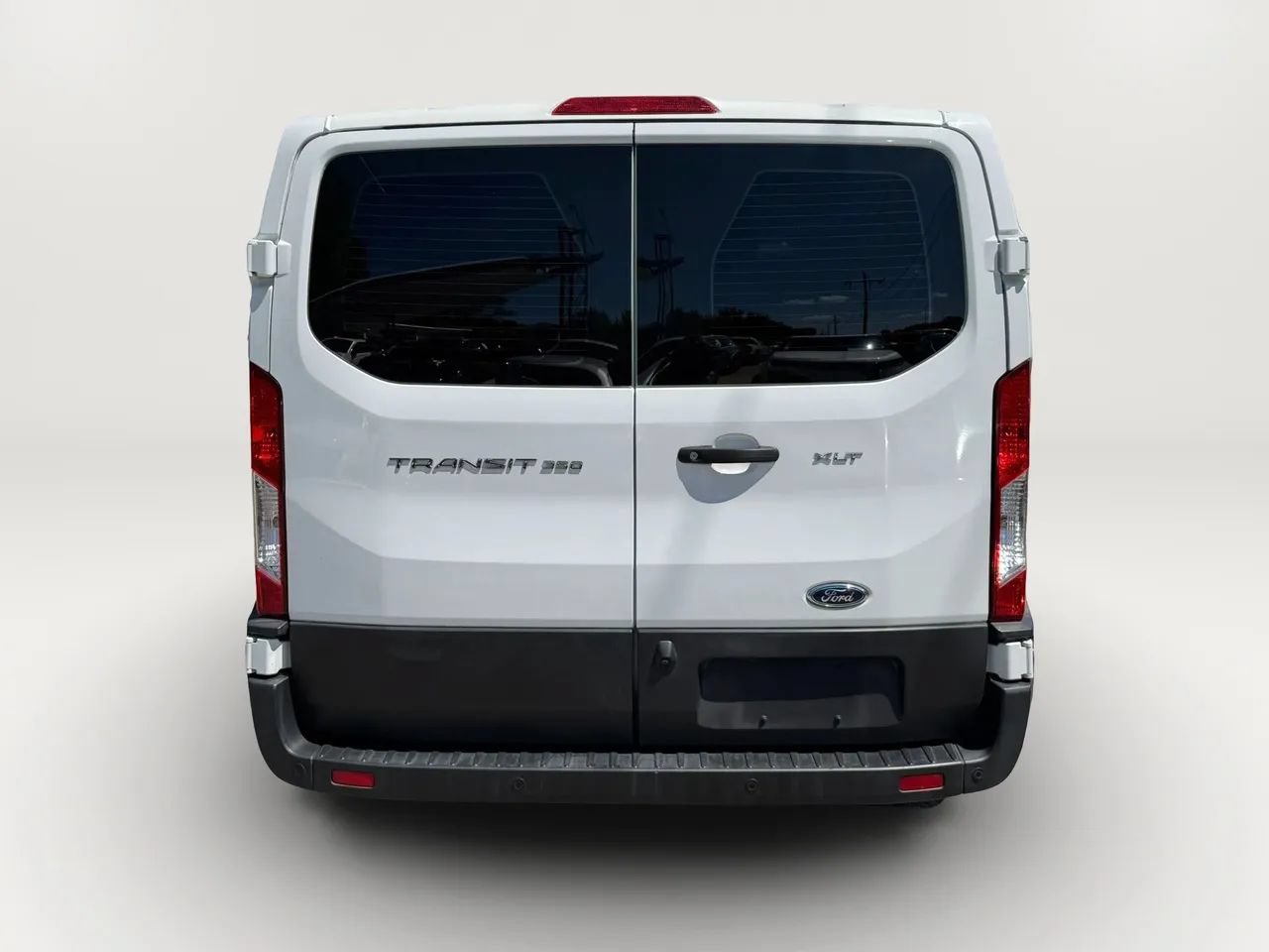 Used 2021 Ford Transit 350 XLT RWD image 4