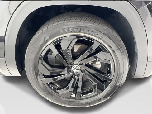 Used 2023 Volkswagen Atlas SE w/ Black Wheel Package FWD image 13