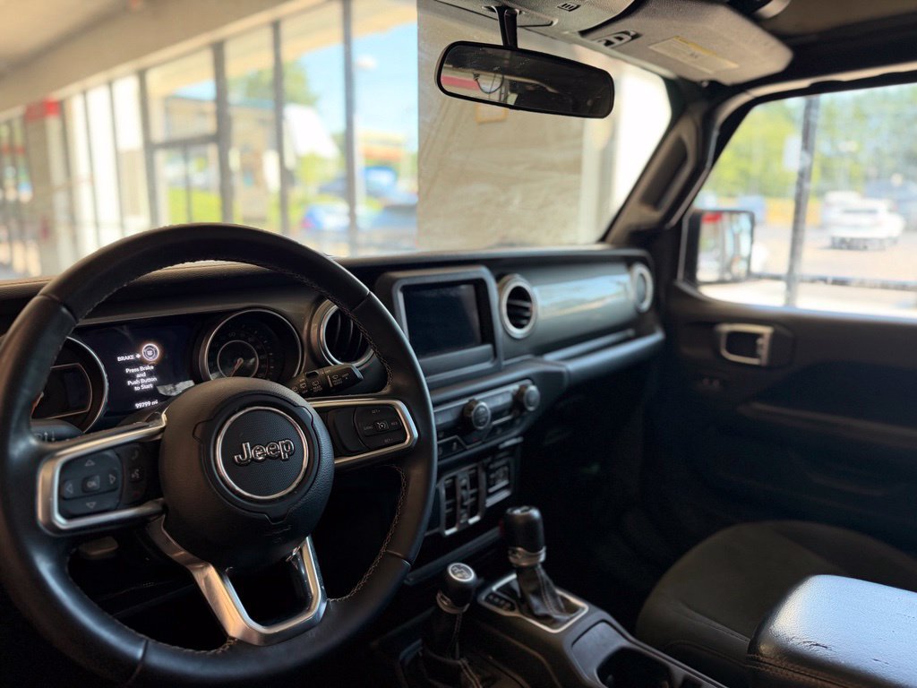 Used 2018 Jeep Wrangler Unlimited Sahara AWD/4WD image 7
