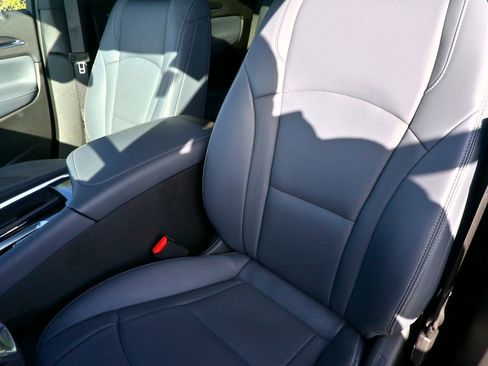 Used 2024 Buick Enclave Essence w/ Experience Buick Package image 16