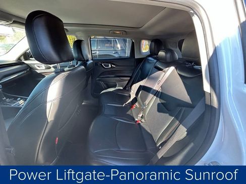 Used 2022 Jeep Compass Trailhawk w/ Trailhawk Elite Group image 17