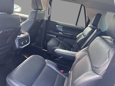 Certified 2025 Ford Expedition Max Platinum AWD/4WD image 11