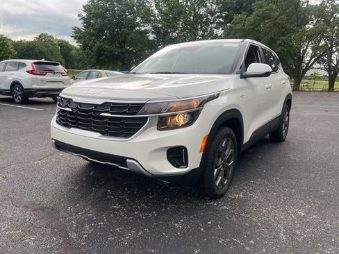 Certified 2024 Kia Seltos LX AWD/4WD image 1