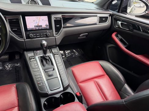 Used 2018 Porsche Macan Sport Edition AWD/4WD image 43