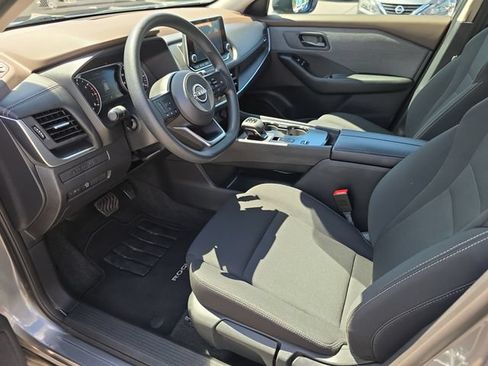 Used 2023 Nissan Rogue S FWD image 10
