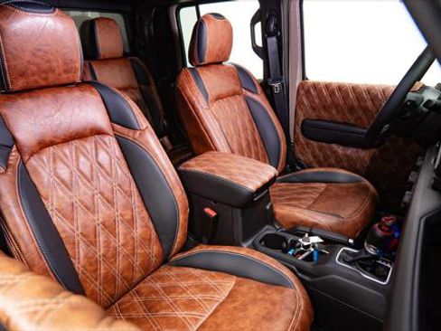 Used 2025 Jeep Gladiator Sport image 30