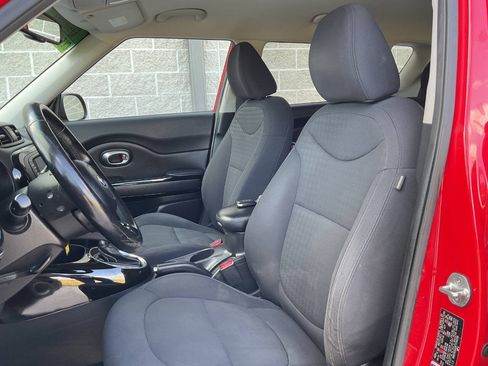 Used 2015 Kia Soul ! FWD image 15
