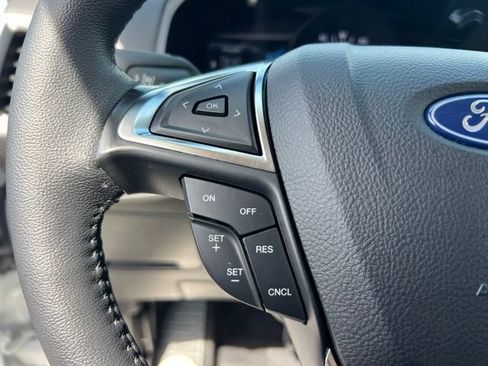 Certified 2024 Ford Edge SEL w/ Convenience Package AWD/4WD image 9