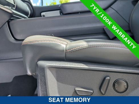 Certified 2025 Ford Expedition Active AWD/4WD image 27