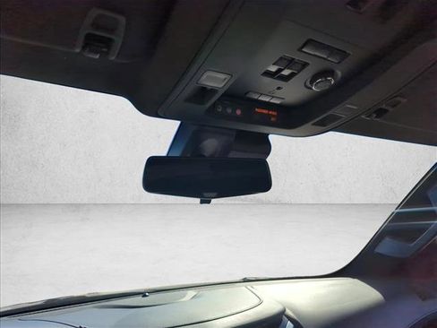 Used 2018 Cadillac Escalade Platinum image 11