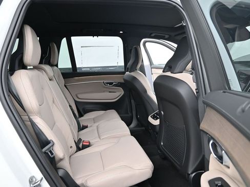 New 2026 Volvo XC90 B6 Ultra image 17