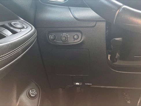 Used 2020 Buick Encore GX Select FWD image 37