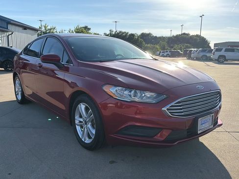 Used 2018 Ford Fusion SE w/ Fusion SE Technology Package FWD image 28