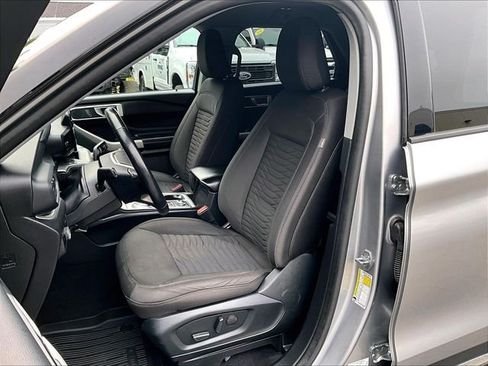 Used 2021 Ford Explorer XLT AWD/4WD image 20