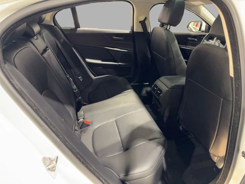 Used 2018 Jaguar XE Premium image 24