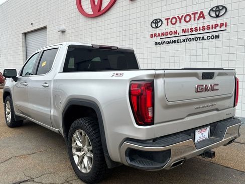 Used 2020 GMC Sierra 1500 SLT w/ X31 Off-Road Package image 3