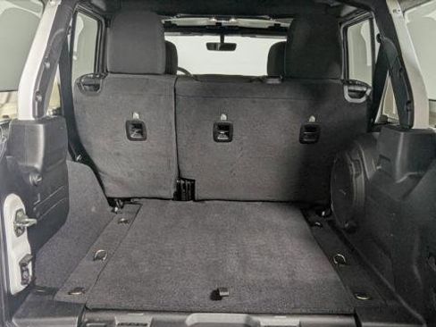 Used 2020 Jeep Wrangler Unlimited Rubicon image 18