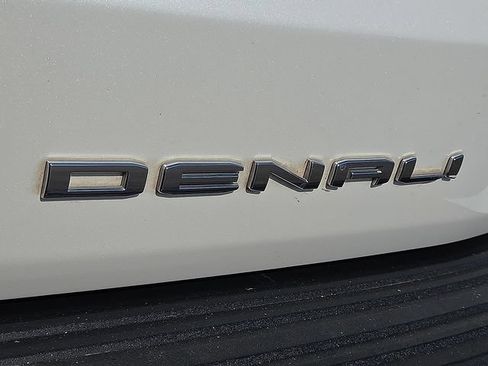 Used 2023 GMC Yukon XL Denali w/ Denali Reserve Package AWD/4WD image 7