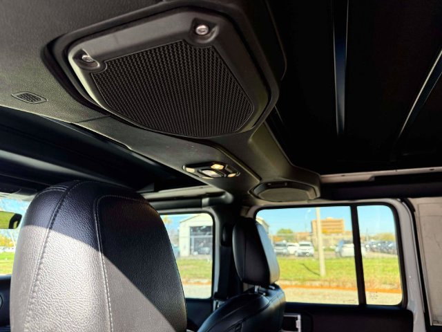 Used 2019 Jeep Wrangler Unlimited Sahara w/ Uconnect 4C Nav & Sound Group AWD/4WD image 13