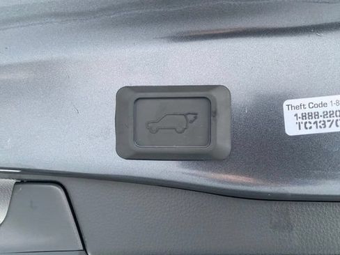 Used 2025 Toyota RAV4 XLE w/ Convenience Package AWD/4WD image 9