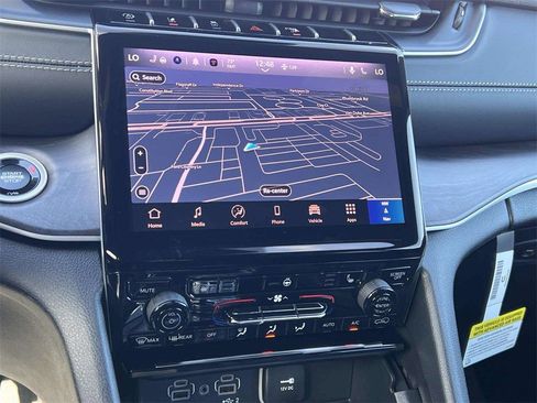 New 2025 Jeep Grand Cherokee Limited image 10