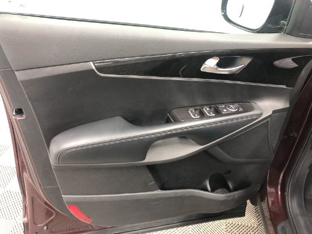 Used 2017 Kia Sorento FWD image 18
