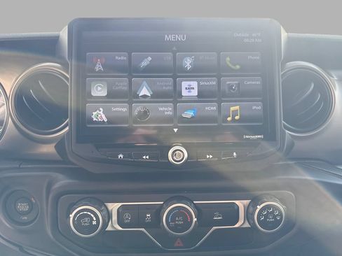 Used 2021 Jeep Wrangler Unlimited Sport AWD/4WD image 17