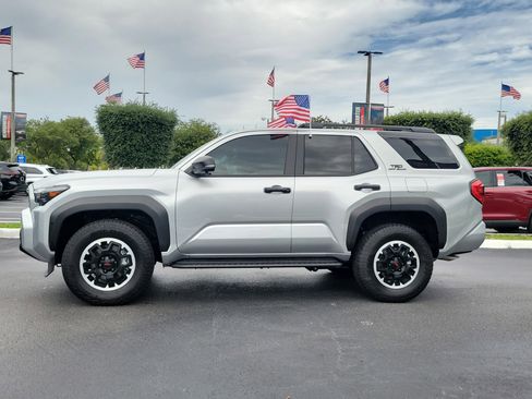 Used 2026 Toyota 4Runner SR5 AWD/4WD image 7