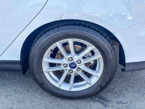 Used 2017 Ford Focus SE FWD image 12