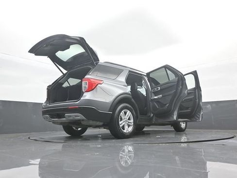 Used 2022 Ford Explorer XLT w/ Equipment Group 202A image 38