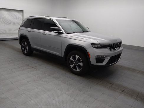 Used 2022 Jeep Grand Cherokee Limited 4xe w/ Luxury Tech Group II AWD/4WD image 11