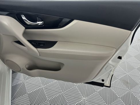 Used 2020 Nissan Rogue Sport SV FWD image 31