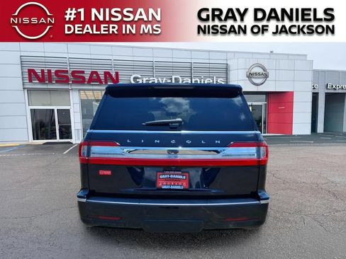 Used 2019 Lincoln Navigator L Select RWD image 6