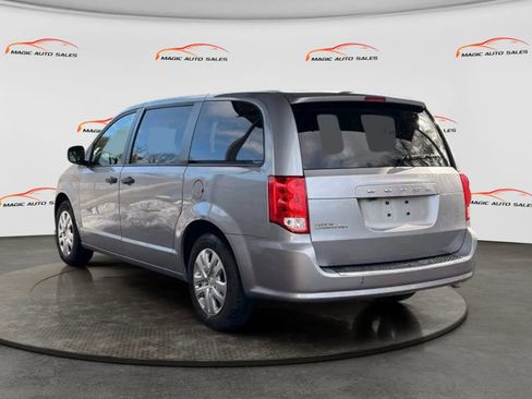 Used 2019 Dodge Grand Caravan SE image 6