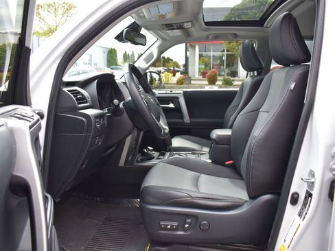 Used 2024 Toyota 4Runner SR5 Premium w/ Moonroof Package AWD/4WD image 18