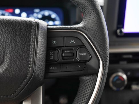 Used 2025 Toyota Tacoma TRD Sport AWD/4WD image 24