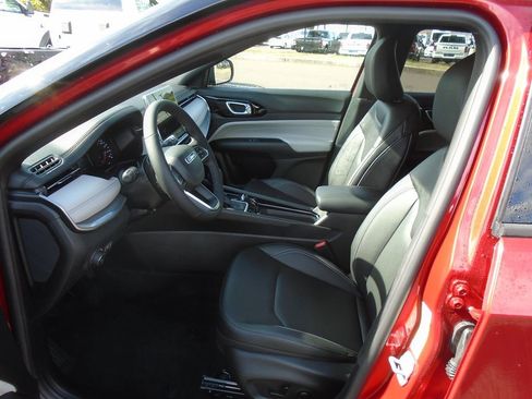 New 2025 Jeep Compass Limited w/ Sun & Sound Group image 8