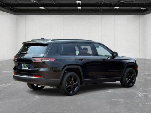 Used 2023 Jeep Grand Cherokee L Laredo AWD/4WD image 5