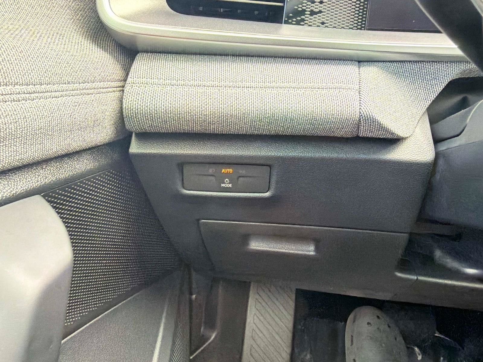 Used 2026 Volkswagen Tiguan S FWD image 28