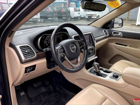 Used 2018 Jeep Grand Cherokee Limited AWD/4WD image 8