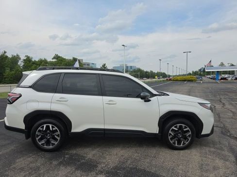 Used 2025 Subaru Forester Premium AWD/4WD image 9