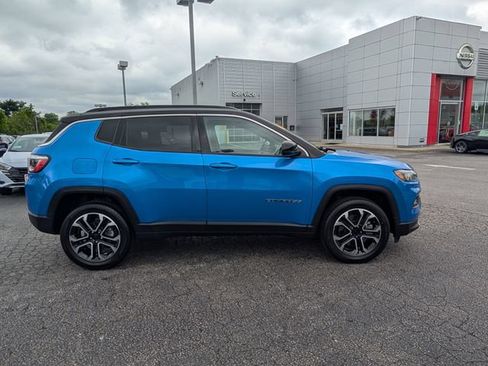 Used 2024 Jeep Compass Limited AWD/4WD image 2