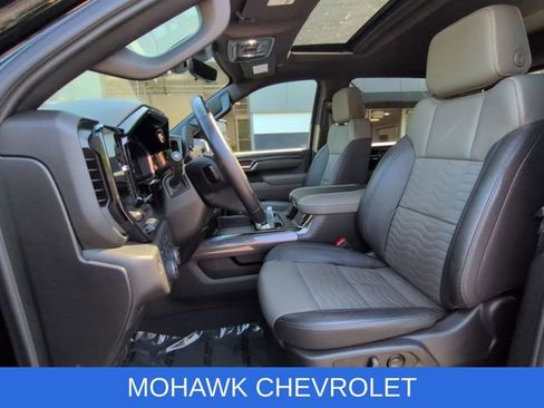 Used 2024 Chevrolet Silverado 2500 ZR2 w/ Technology Package AWD/4WD image 21