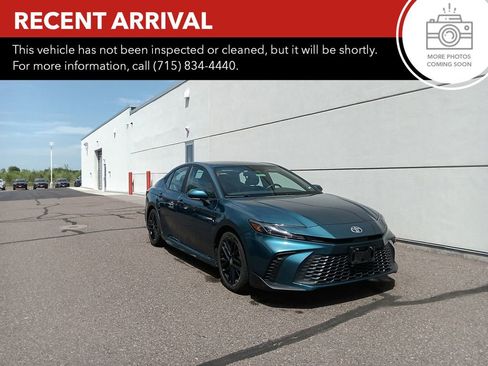 Certified 2025 Toyota Camry SE FWD image 1