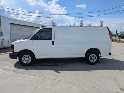 Used 2016 Chevrolet Express 2500 RWD image 7