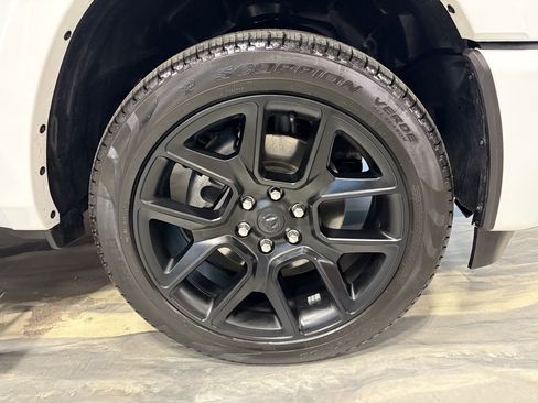 Used 2025 RAM 1500 Laramie w/ Night Edition image 36