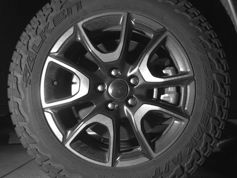 Used 2025 Jeep Compass Trailhawk image 13