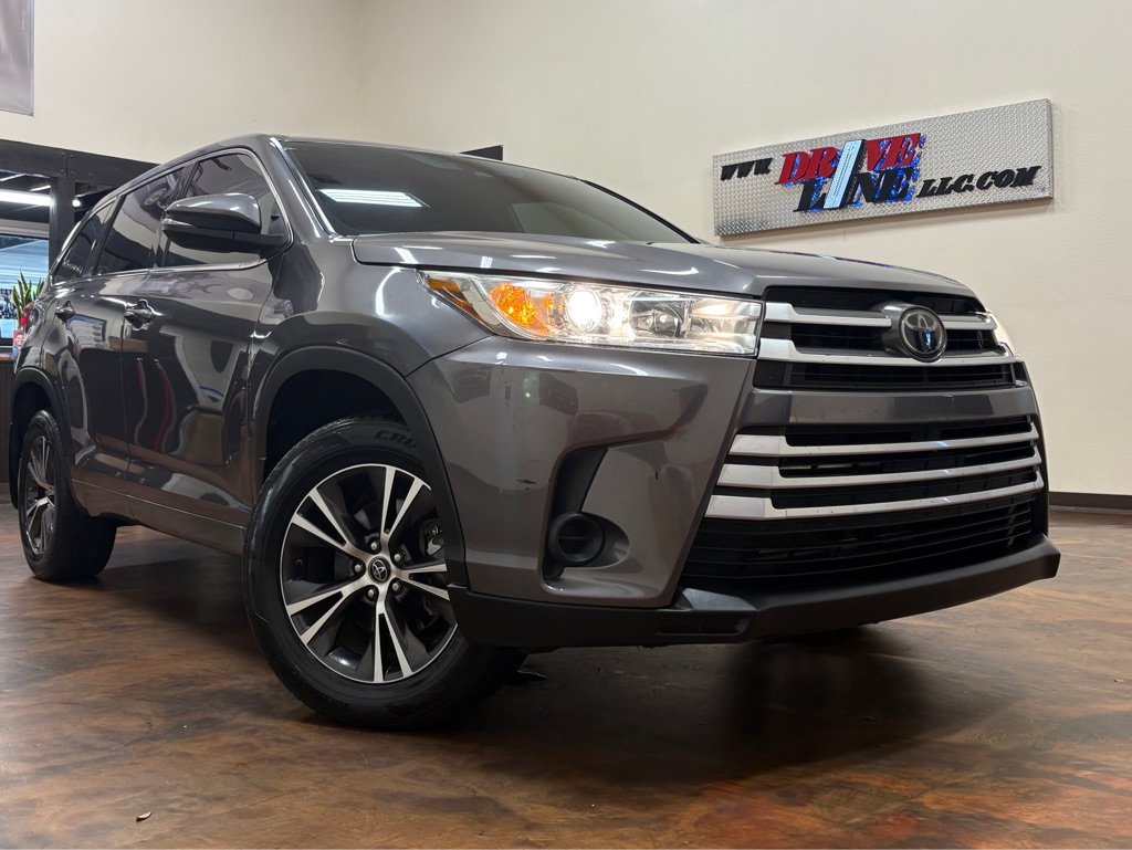 Used 2018 Toyota Highlander LE AWD/4WD image 1