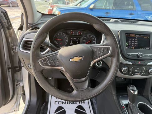 Used 2020 Chevrolet Equinox LS image 21
